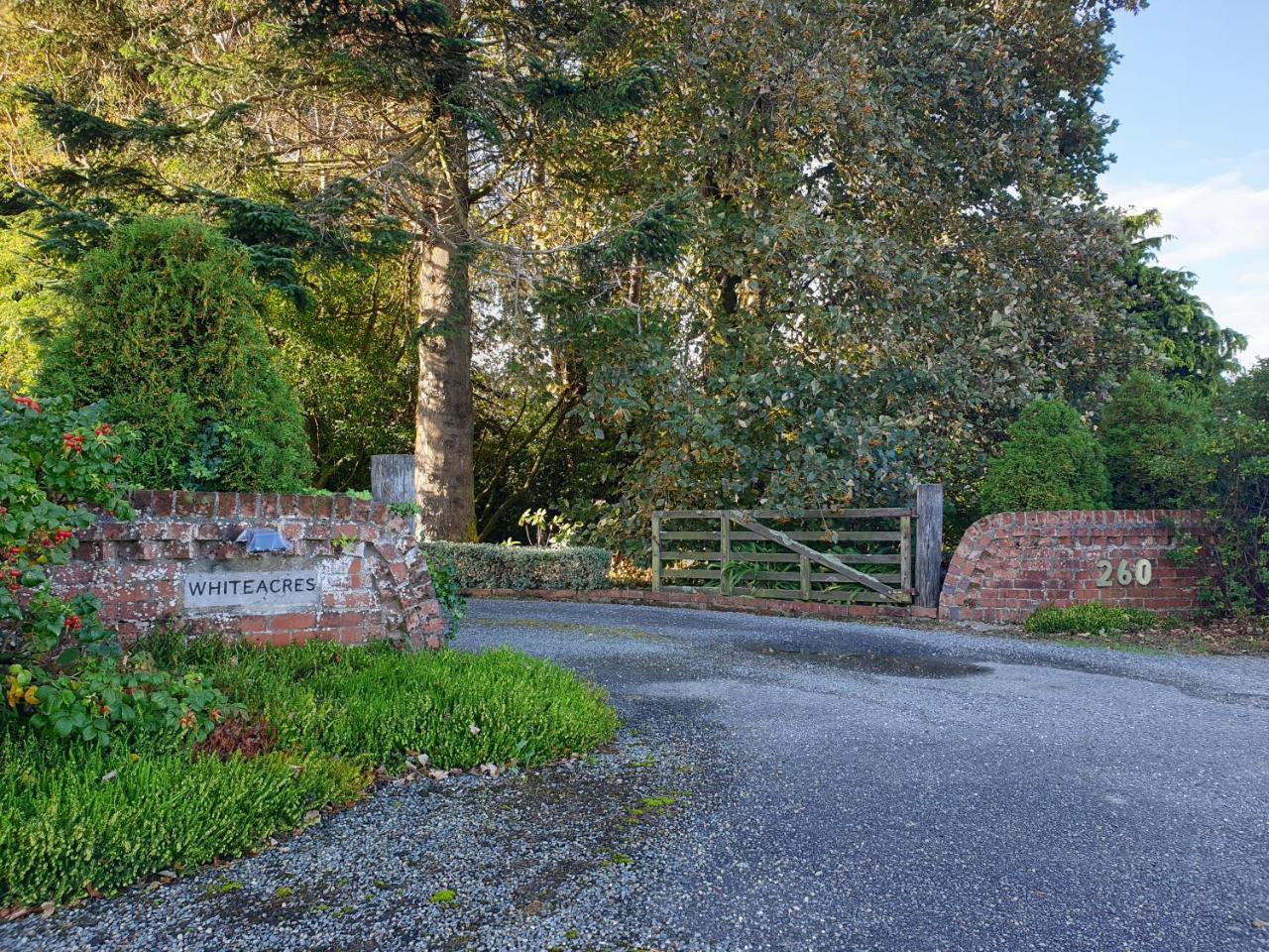 インバーカーギル Whiteacres Bed & Breakfast エクステリア 写真